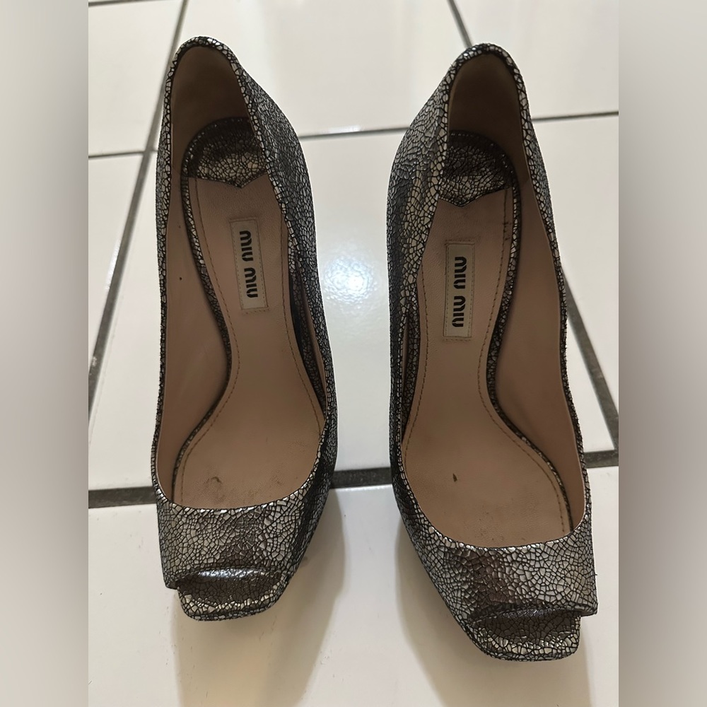 Miu miu sandals , size 7 , used great conditions
